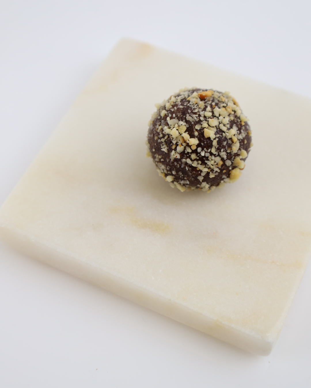 Punjene lješnjak kuglice