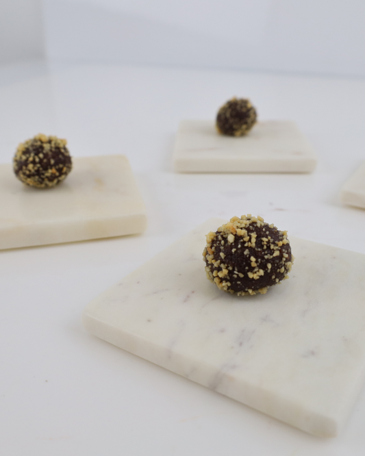 Punjene kikiriki kuglice